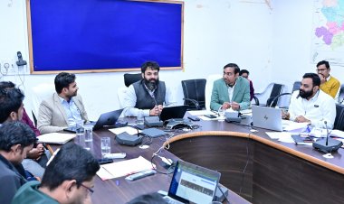 जशपुर: कलेक्टर रोहित व्यास ने की समय-सीमा की बैठक, गणतंत्र दिवस की तैयारियों और विकास कार्यों को लेकर दिए कड़े निर्देश