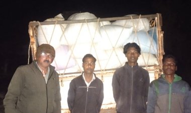 जशपुर पुलिस का 'ऑपरेशन धान': झारखंड से तस्करी कर लाया जा रहा 25 क्विंटल धान जब्त, बिचौलियों में हड़कंप