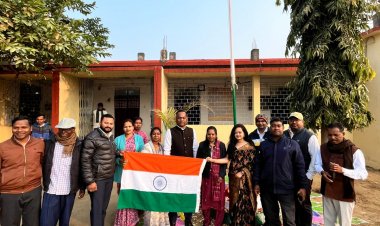 कांसाबेल: विकास खंड शिक्षा अधिकारी कार्यालय में हर्षोल्लास के साथ मनाया गया गणतंत्र दिवस, BEO गोपाल राम खलखो ने किया ध्वजारोहण