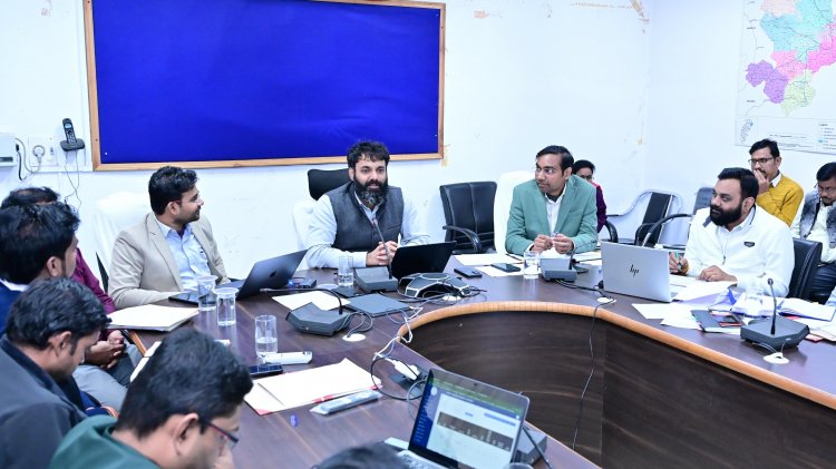 जशपुर: कलेक्टर रोहित व्यास ने की समय-सीमा की बैठक, गणतंत्र दिवस की तैयारियों और विकास कार्यों को लेकर दिए कड़े निर्देश