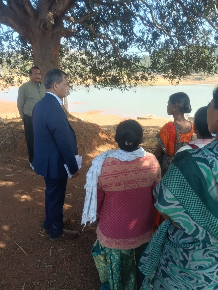 सोगड़ा डैम की मछलियों से संवर रही आदिवासियों की किस्मत: सेंट्रल नोडल ऑफिसर ने सराहा जशपुर का मत्स्य पालन मॉडल