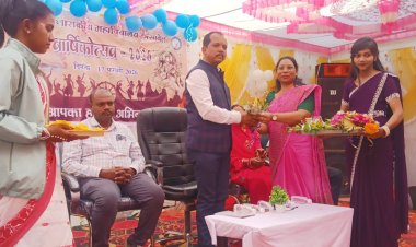 काँसाबेल: नवीन शासकीय महाविद्यालय के वार्षिकोत्सव में बिखरे संस्कृति के रंग, छात्राओं ने दी मनमोहक प्रस्तुतियाँ