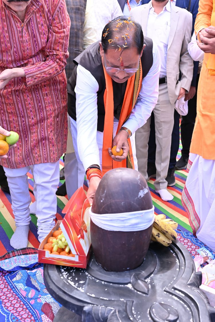 मुख्यमंत्री श्री विष्णु देव साय ने सिरीमकेला में नीलकंठेश्वर महादेव की प्राण प्रतिष्ठा की; सामुदायिक भवन की घोषणा