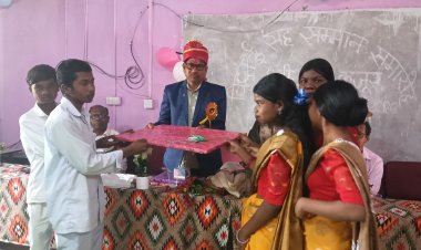 भावुक विदाई: नकबार स्कूल के प्रधान पाठक श्री तेलेस्फोर कुजूर को दी गई गरिमामयी विदाई