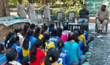 जशपुर: 'विश्व वानिकी दिवस' पर गूँजा वन संरक्षण का संदेश, रैली और वृक्षारोपण से बढ़ाया जागरूकता का कारवां 