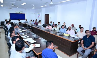 जशपुर: कलेक्टर रोहित व्यास का सख्त रुख; लापरवाह छात्रावास अधीक्षकों पर गिरेगी गाज, NH अधिकारी को कारण बताओ नोटिस जारी