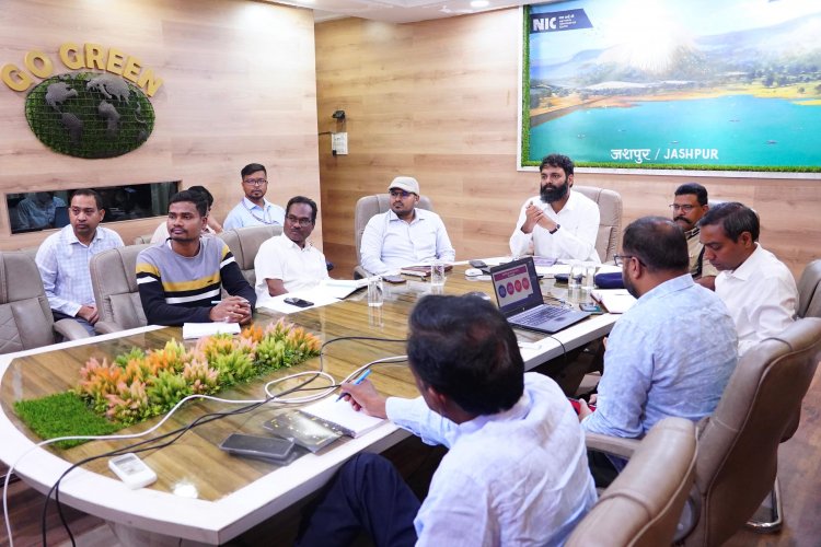 जशपुर में ईंधन और उर्वरकों की आपूर्ति सामान्य: कलेक्टर ने की अफवाहों से दूर रहने की अपील