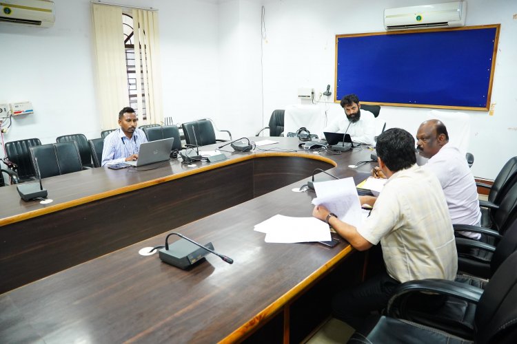 कलेक्टर रोहित व्यास ने निर्माण कार्यों में गुणवत्ता और समयबद्धता पर जताया कड़ा रुख; लापरवाही बरतने पर दी चेतावनी