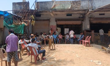 कांसाबेल में शराब दुकान पर 'आर-पार' की जंग: सिहारबूढ़ से वापसी के बाद अब कांसाबेल में धरना, ग्रामीणों ने कहा- 'किसी भी हाल में यहाँ नहीं चलेगी दुकान'