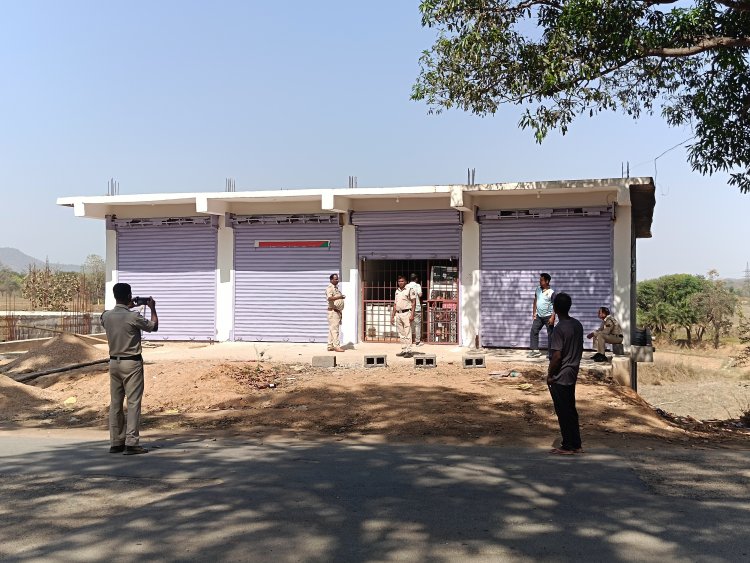 सिहारबूढ़ शराब दुकान विवाद: तहसीलदार को सौंपा ज्ञापन, उग्र आंदोलन और चक्काजाम की चेतावनी के बाद फिलहाल खुला ताला