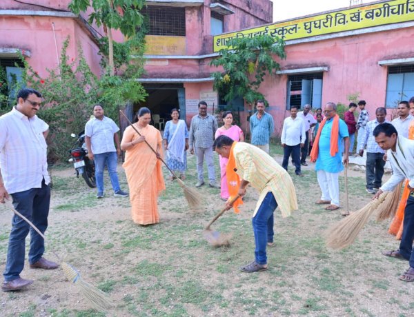 मोदी सरकार के 12 वर्ष पूरे: विधायक गोमती साय ने महादेवदांड में किया सघन जनसंपर्क, लाभार्थियों ने जताया आभार