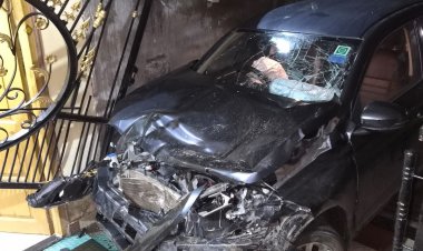 भीषण सड़क हादसा: कांसाबेल में तेज रफ्तार बेकाबू कार ने उपसरपंच अमित जिंदल की गाड़ी को मारी टक्कर, घर में जा घुसी कार